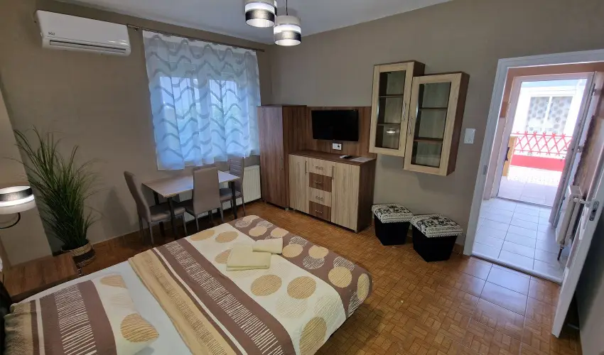 Napsug�r Apartmanh�z Si�fok - P�nk�sd (min. 2 �j)