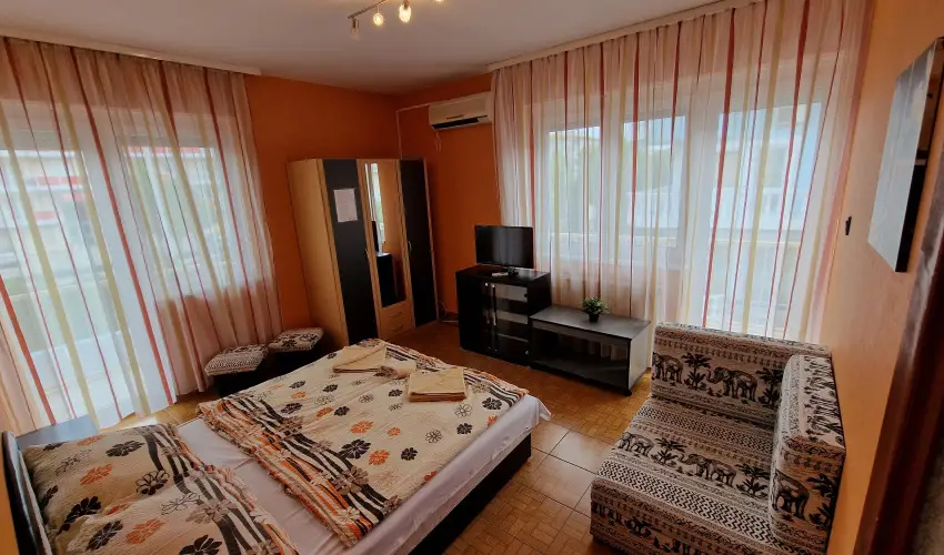 Napsug�r Apartmanh�z Si�fok - P�nk�sd (min. 2 �j)