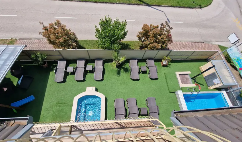 Napsug�r Apartmanh�z Si�fok - P�nk�sd (min. 2 �j)