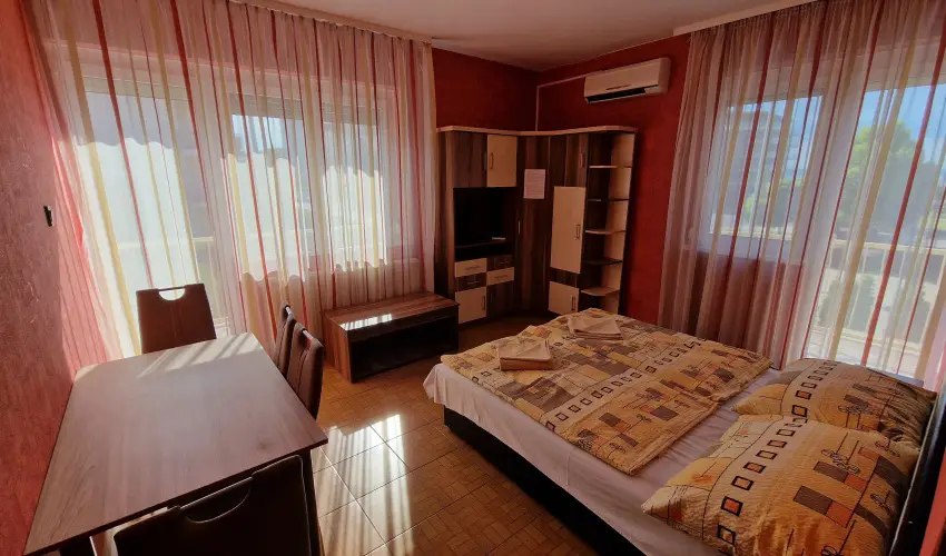 Napsug�r Apartmanh�z Si�fok - P�nk�sd (min. 2 �j)