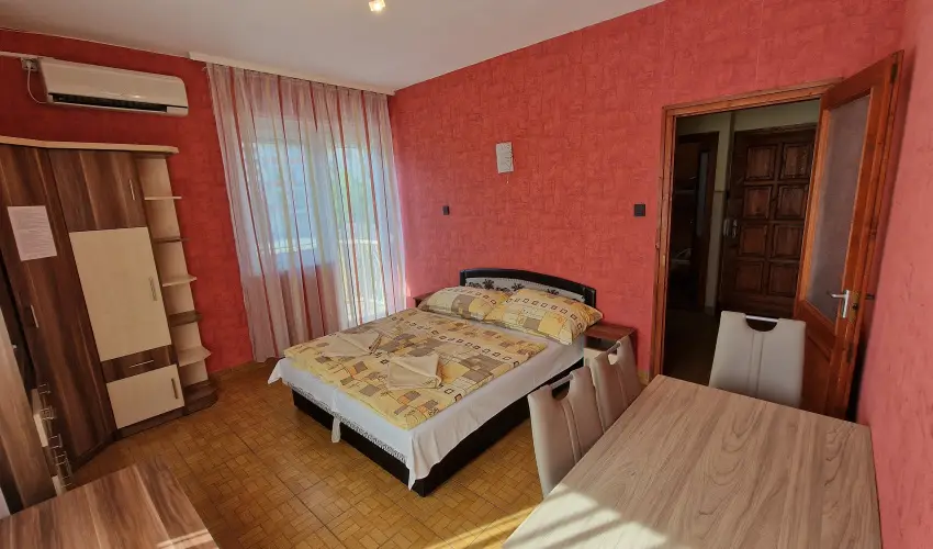 Napsug�r Apartmanh�z Si�fok - P�nk�sd (min. 2 �j)