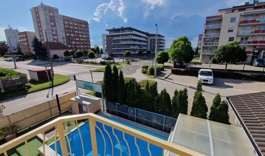 Napsug�r Apartmanh�z Si�fok - P�nk�sd (min. 2 �j)