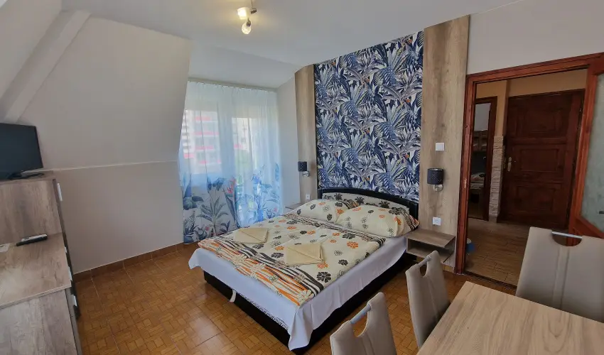 Napsug�r Apartmanh�z Si�fok - P�nk�sd (min. 2 �j)