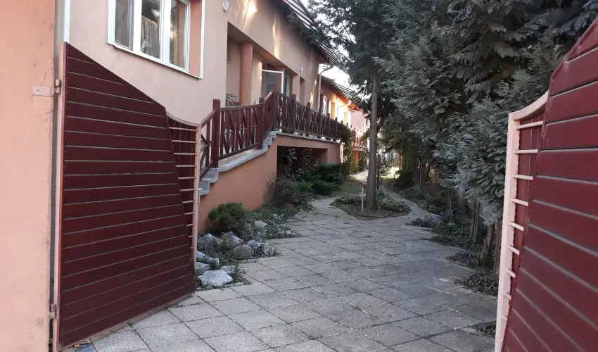 Napsugr Kenzy Lux Apartman Vendghzak Hajdszoboszl - Pnksd (min. 2 j)