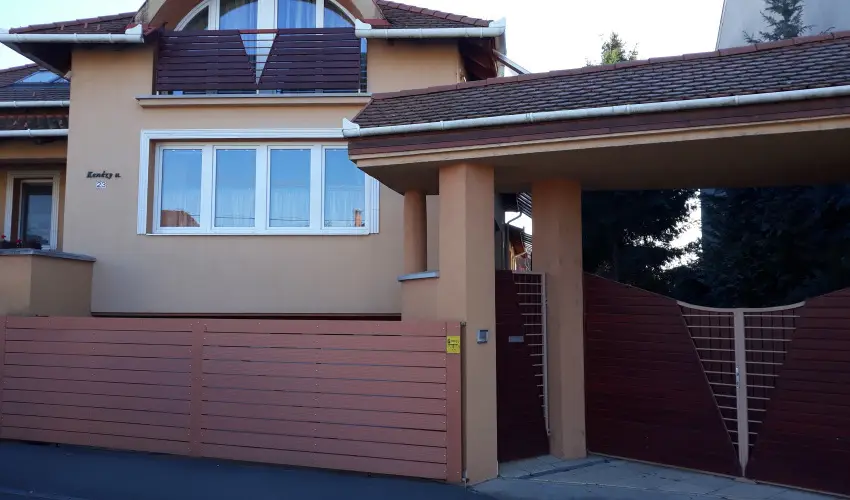 Napsugr Kenzy Lux Apartman Vendghzak Hajdszoboszl - Pnksd (min. 2 j)