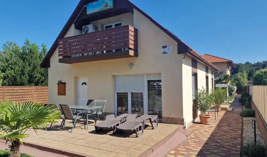 Napsug�r Villa A Si�fok - P�nk�sd (min. 2 �j)