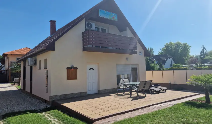 Napsug�r Villa A Si�fok - P�nk�sd (min. 2 �j)