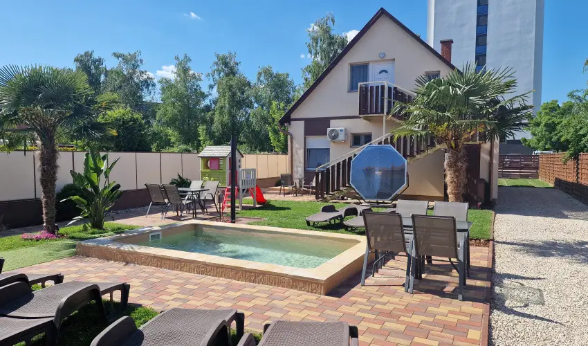 Napsug�r Villa A Si�fok - P�nk�sd (min. 2 �j)