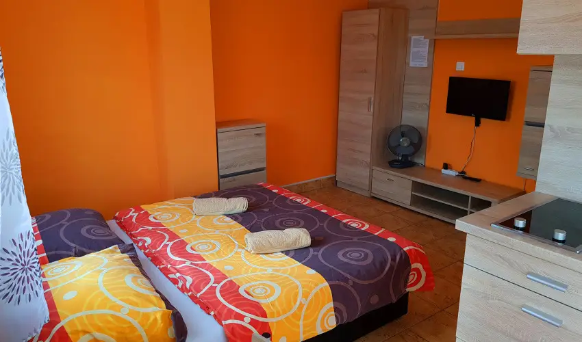 Napsug�r Villa A Si�fok - P�nk�sd (min. 2 �j)