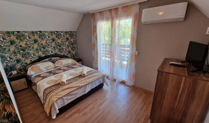 Napsug�r Villa A Si�fok - P�nk�sd (min. 2 �j)