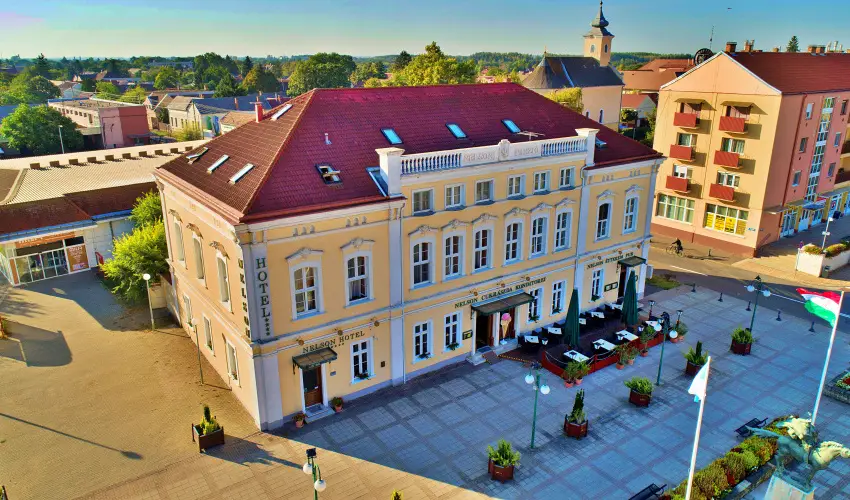Nelson Hotel Hajd�szoboszl� - P�nk�sd