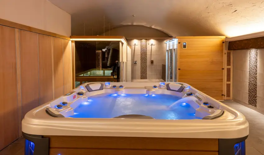 Ozis Hotel  Nagykanizsa - Pnksd (min. 2 j)