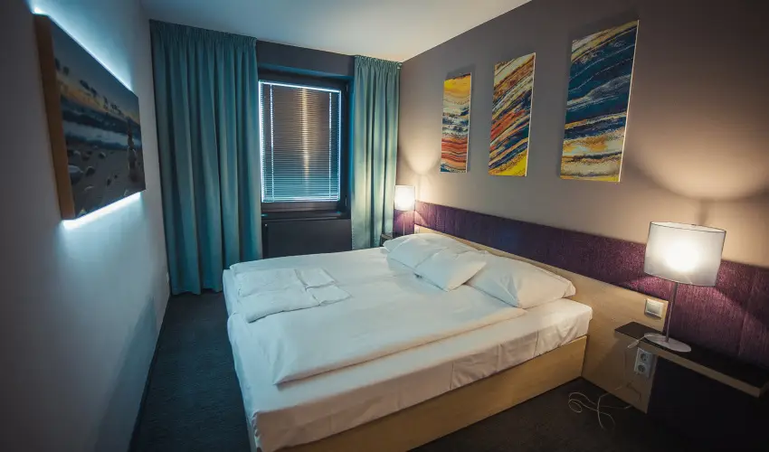 Onyx Luxury Srvr Srvr - Pnksd