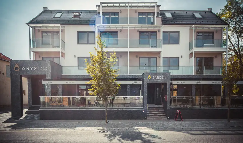 Onyx Luxury Srvr Srvr - Pnksd