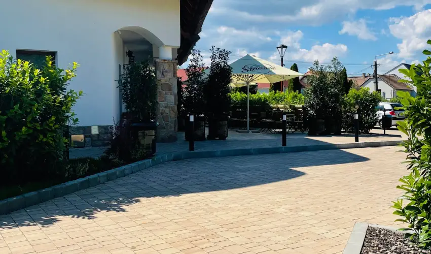 reg Halsz tterem s Fogad Tt - Pnksd 