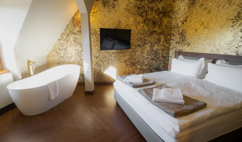 reg Halsz tterem s Fogad Tt - Pnksd 