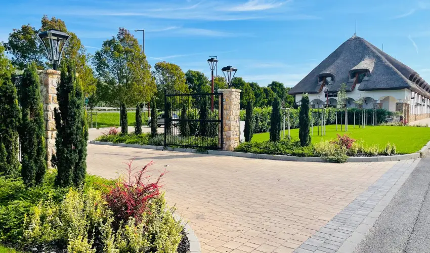 reg Halsz tterem s Fogad Tt - Pnksd 