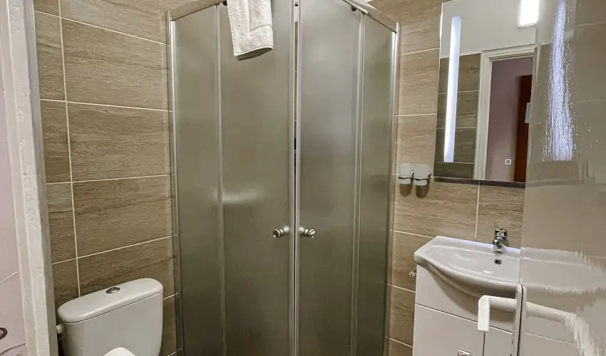 reg-t Hotel Tata - Pnksd