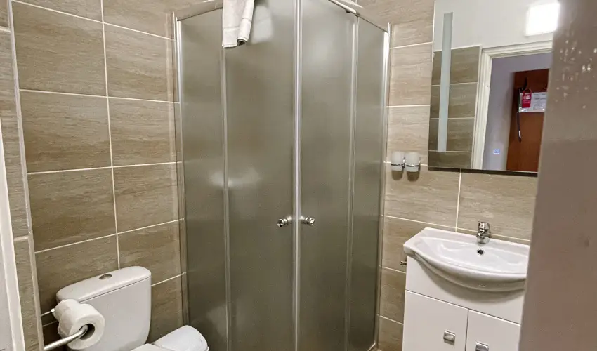 reg-t Hotel Tata - Pnksd