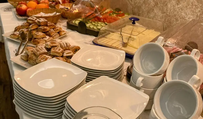 reg-t Hotel Tata - Pnksd