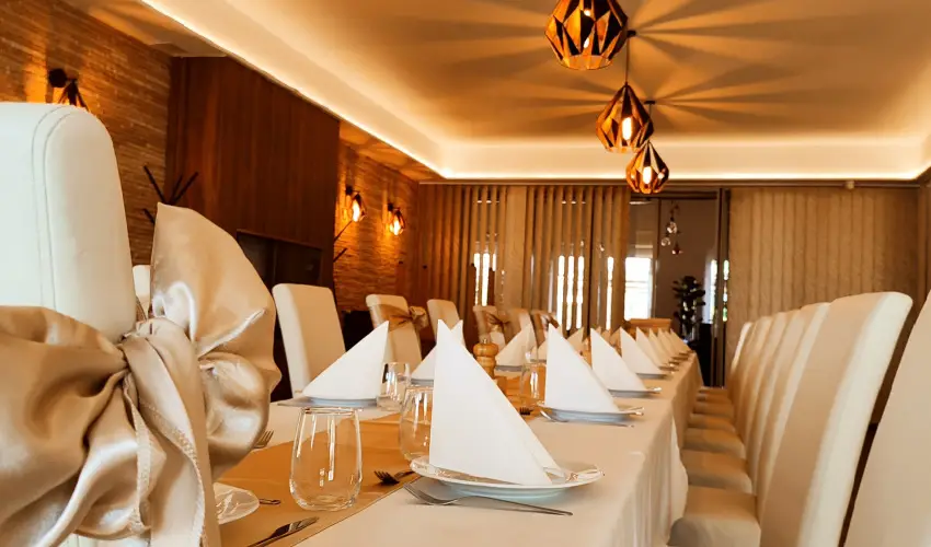 reg-t Hotel Tata - Pnksd