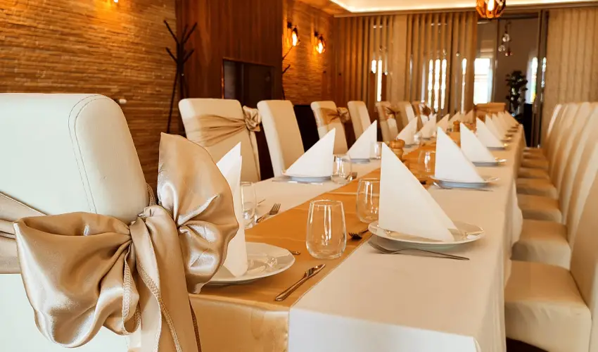 reg-t Hotel Tata - Pnksd