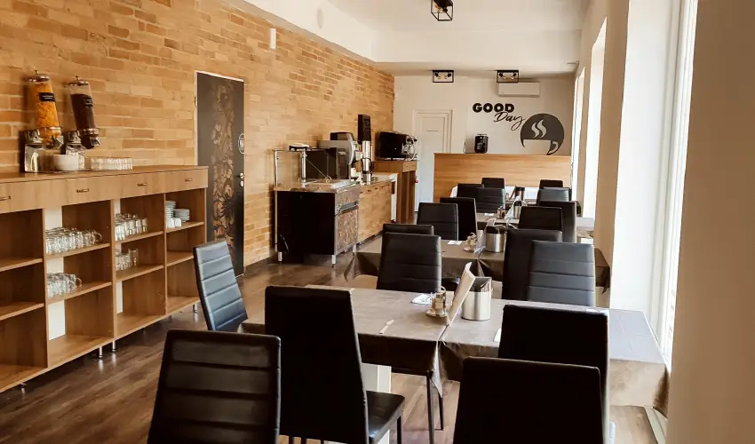 reg-t Hotel Tata - Pnksd