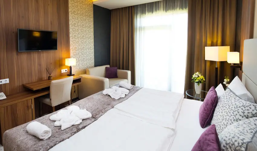 Outlet Hotel Polgr Polgr - Pnksd 