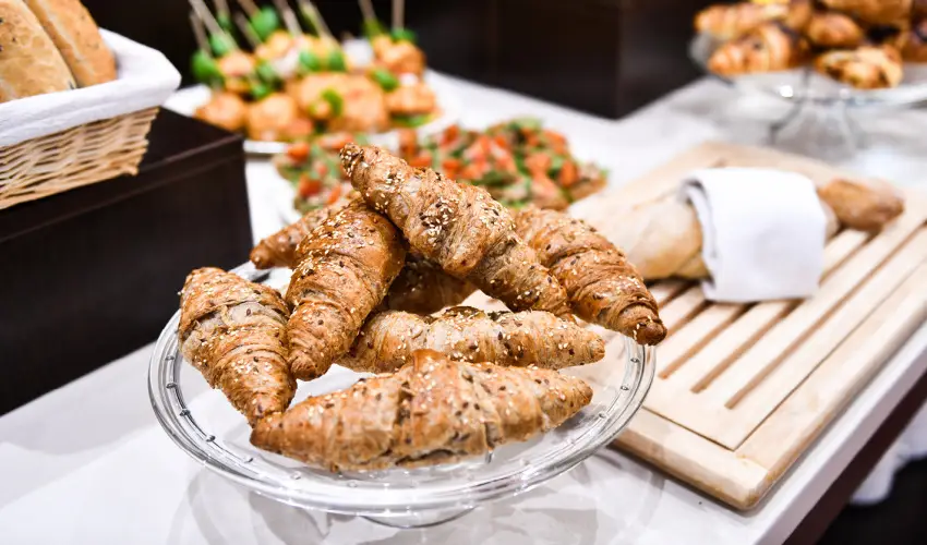 Outlet Hotel Polgr Polgr - Pnksd 