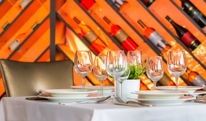 Outlet Hotel Polgr Polgr - Pnksd 