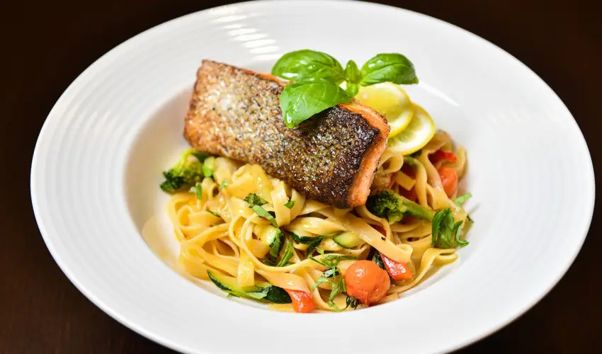 Outlet Hotel Polgr Polgr - Pnksd 