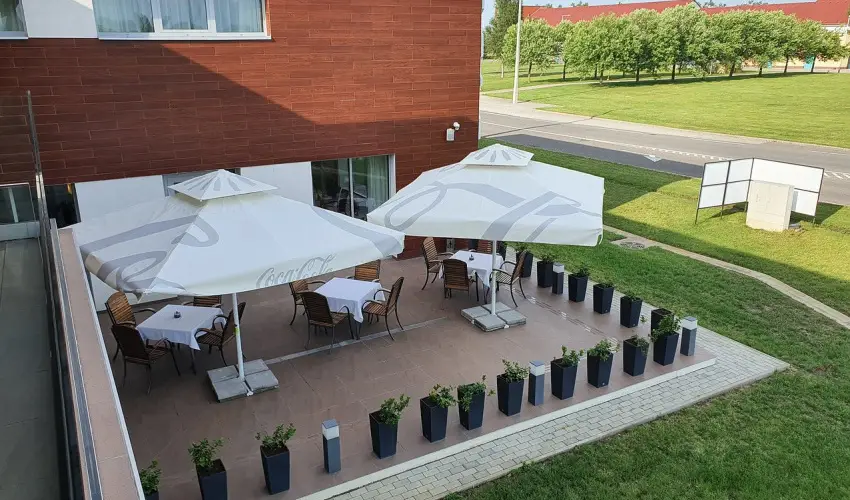 Outlet Hotel Polgr Polgr - Pnksd 