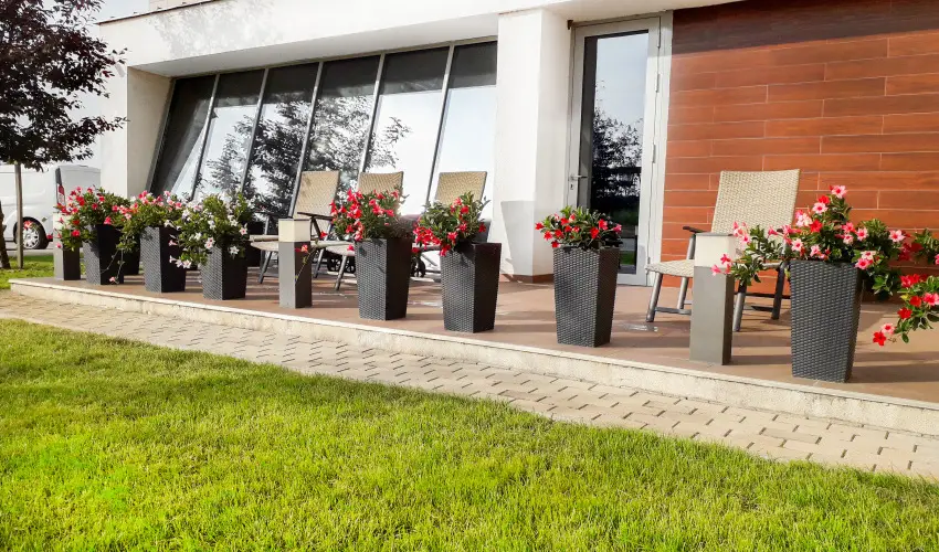 Outlet Hotel Polgr Polgr - Pnksd 