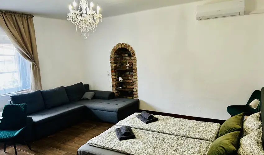 Pajkos P�ni �lm�nybirtok Vilyvit�ny - P�nk�sd