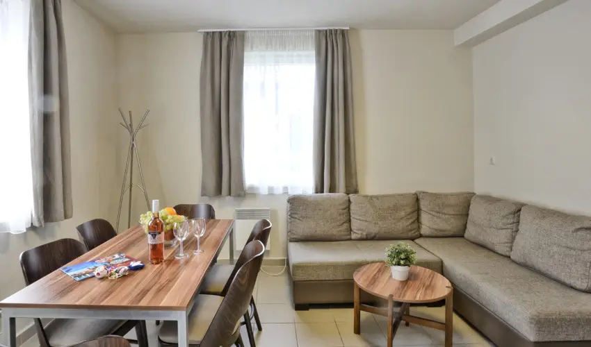 Pandora Zsry Apartmanok Mezkvesd - Pnksd 