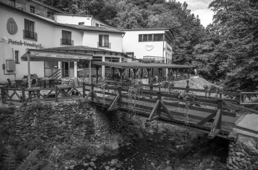 Patak Park Hotel - Pnksd