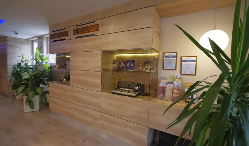 Hotel Vad�szk�rt Sz�kesfeh�rv�r - P�nk�sd