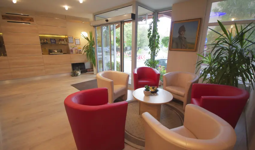 Hotel Vad�szk�rt Sz�kesfeh�rv�r - P�nk�sd