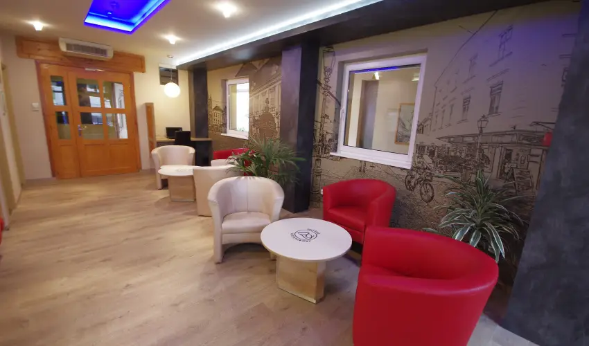 Hotel Vad�szk�rt Sz�kesfeh�rv�r - P�nk�sd