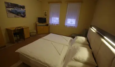 Hotel Vad�szk�rt Sz�kesfeh�rv�r