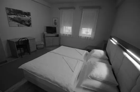 Hotel Vad�szk�rt - P�nk�sd