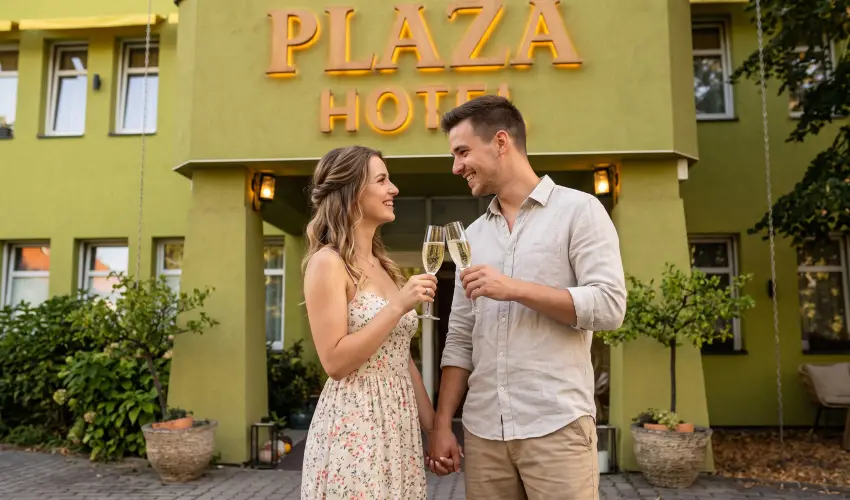 Pl�za Hotel Gyula Gyula - P�nk�sd (min. 2 �j)
