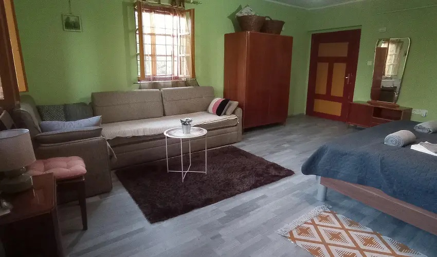 Pni Kuck Vendghz s Minifarm  Hosszvlgy - Pnksd