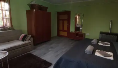 Pni Kuck Vendghz s Minifarm  Hosszvlgy