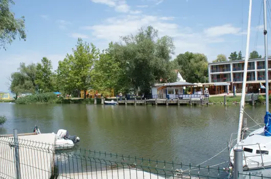Port tterem & Panzi - Pnksd (min. 3 j)