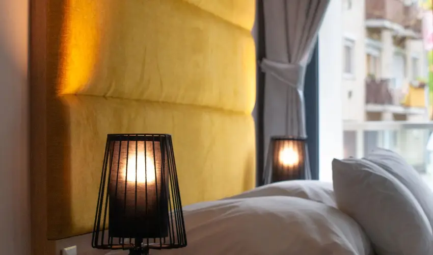 R31 Residence Srvr - Pnksd (min. 2 j)