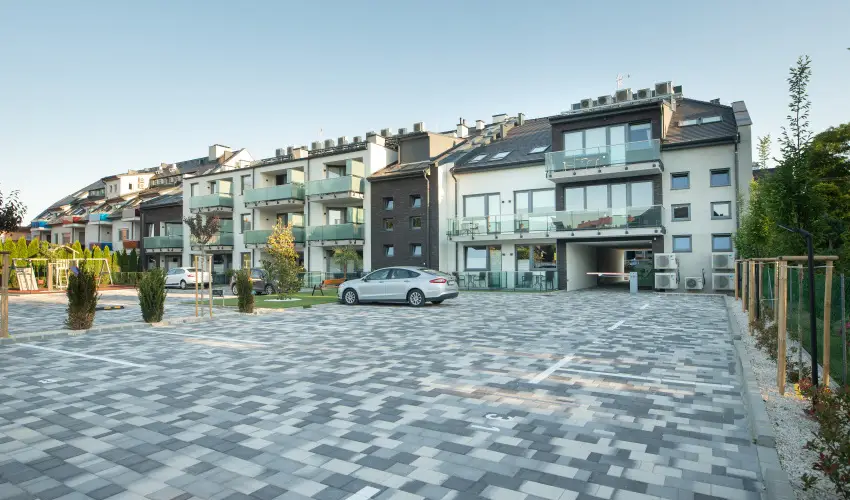 R31 Residence Srvr - Pnksd (min. 2 j)