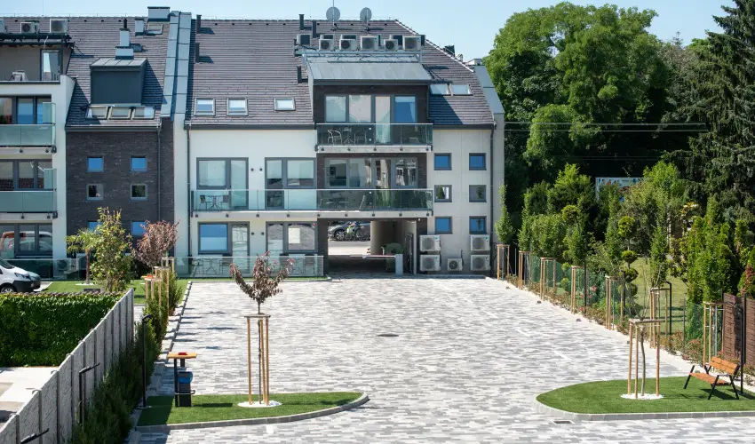 R31 Residence Srvr - Pnksd (min. 2 j)