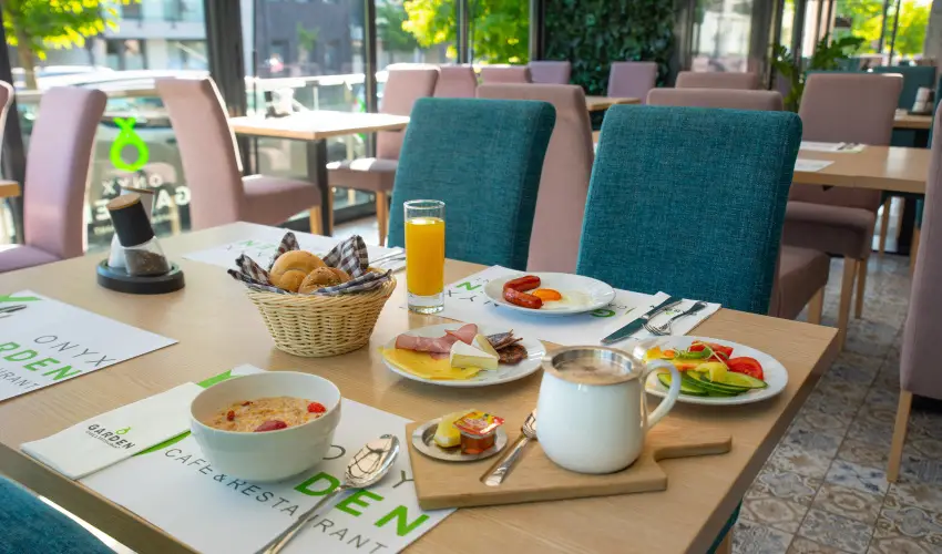 R31 Residence Srvr - Pnksd (min. 2 j)