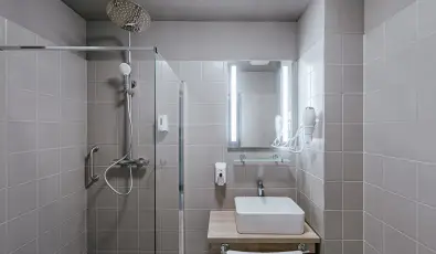 R�k�czi Hotel, T�bor �s Rendezv�nyk�zpont S�toralja�jhely